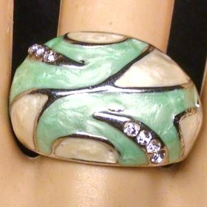 Beautiful Enamel Rhinestones Dome Sexy Ring